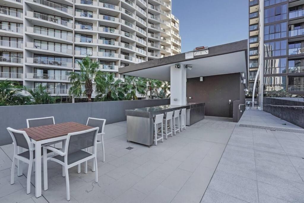 Broadbeach Apartment Level 10 With Beach Views 골드코스트 외부 사진