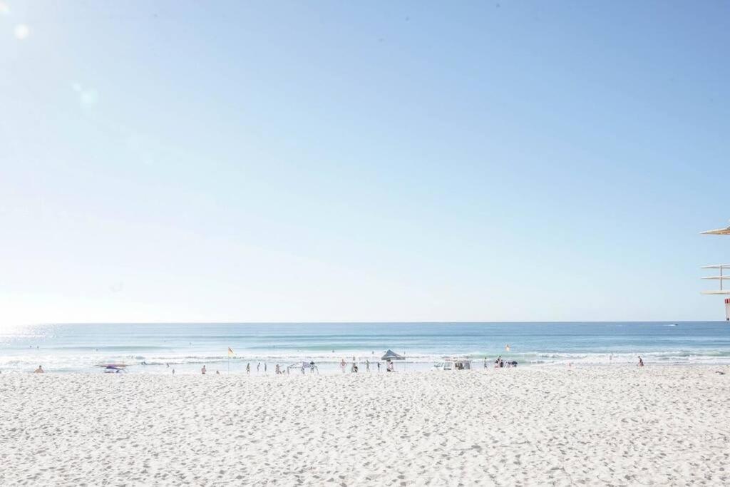 Broadbeach Apartment Level 10 With Beach Views 골드코스트 외부 사진