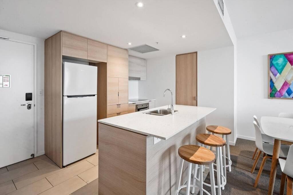 Broadbeach Apartment Level 10 With Beach Views 골드코스트 외부 사진