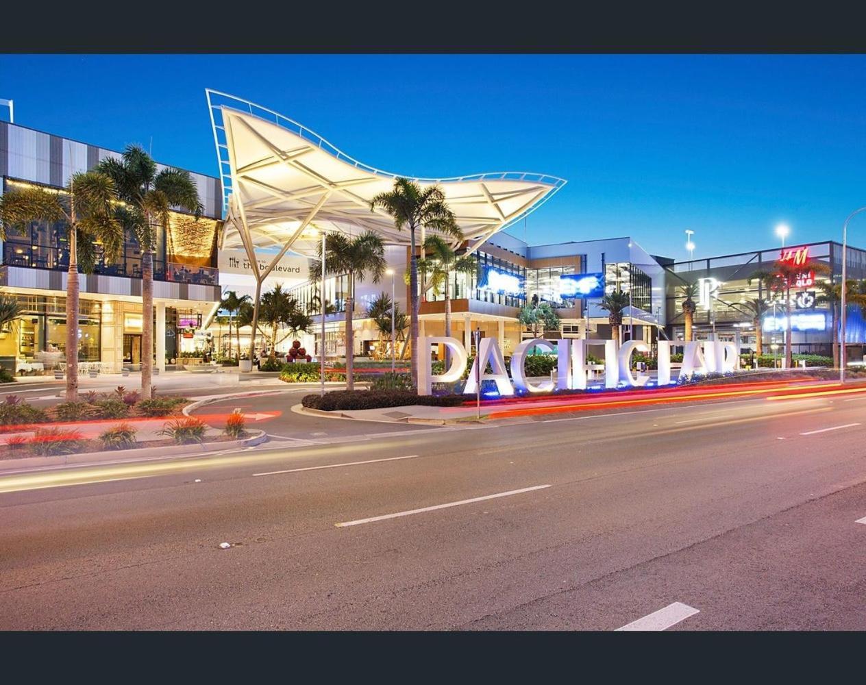 Broadbeach Apartment Level 10 With Beach Views 골드코스트 외부 사진
